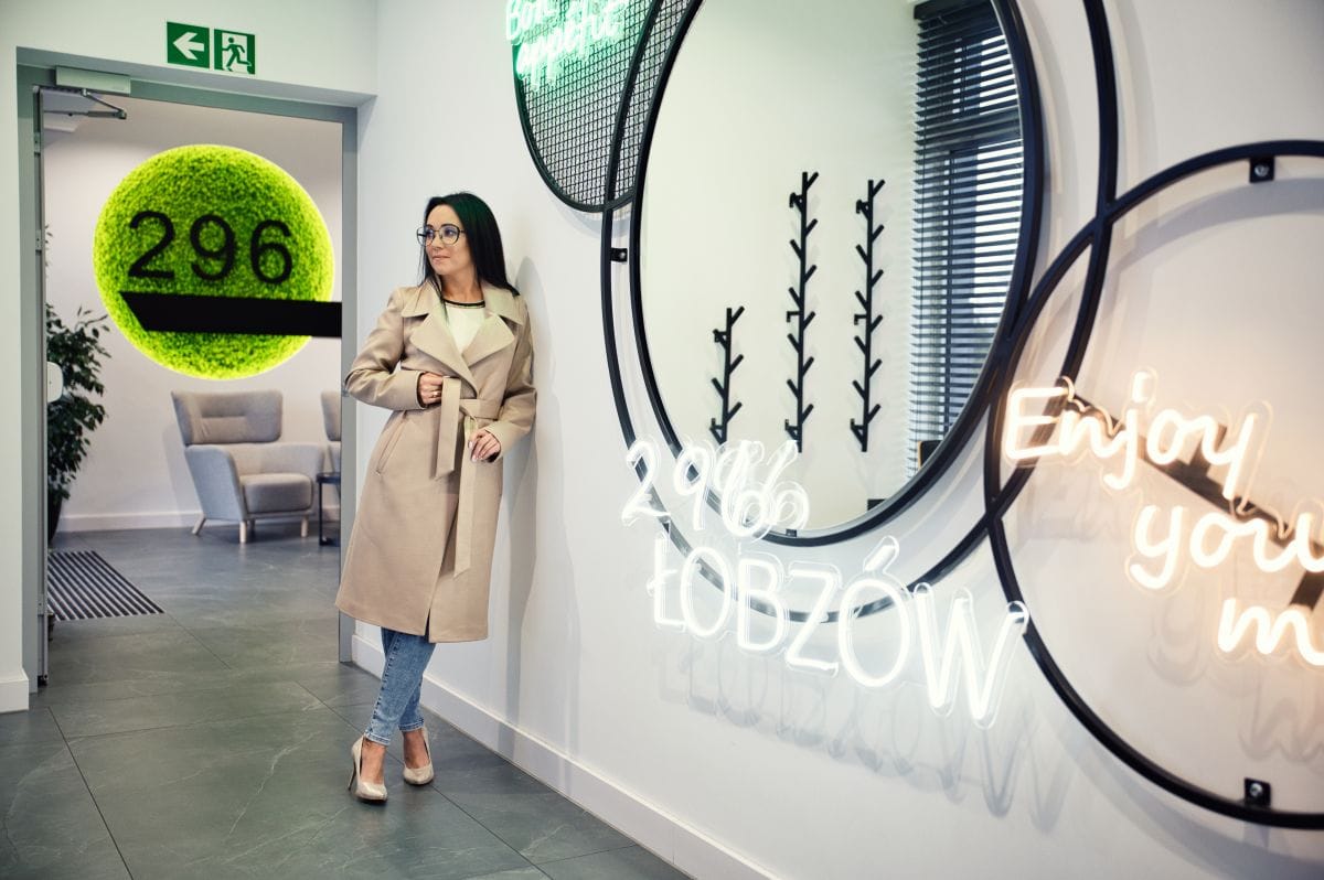 Miena-camel-DSC_3218-1200 Miena-camel-DSC_3218-1200